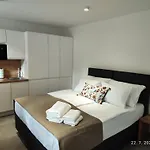 Lucka Quiet Location, Free Bikes, Big Garden, Doctor 아파트 *