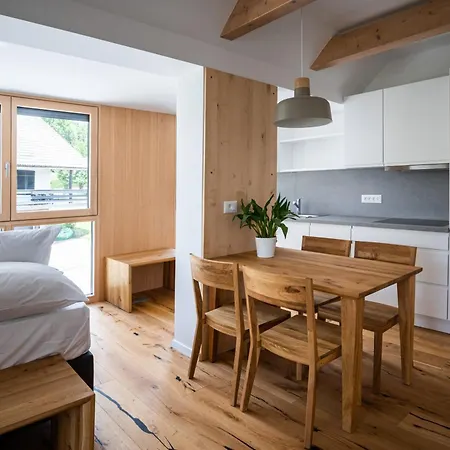 Lucka Quiet Location, Free Bikes, Big Garden, Doctor Apartman