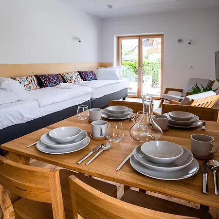 Lucka Quiet Location, Free Bikes, Big Garden, Doctor Apartman