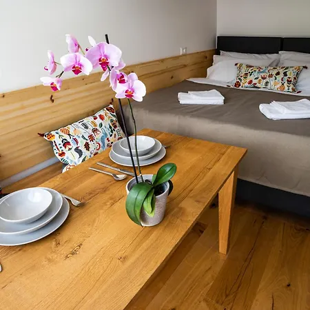 Lucka Quiet Location, Free Bikes, Big Garden, Doctor Apartman *