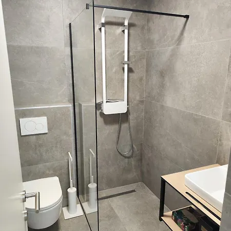 Apartman Lucka Quiet Location, Free Bikes, Big Garden, Doctor *