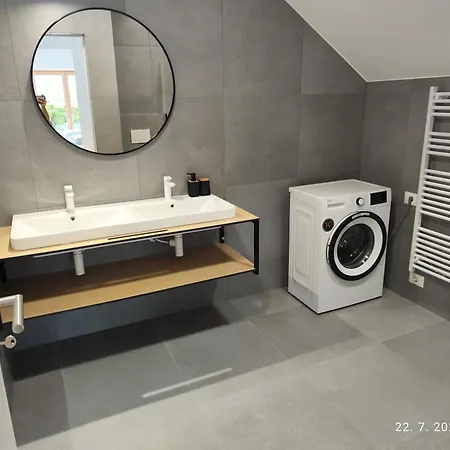 Lucka Quiet Location, Free Bikes, Big Garden, Doctor Apartman