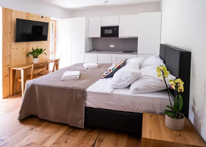 Lucka Quiet Location, Free Bikes, Big Garden, Doctor Apartment *